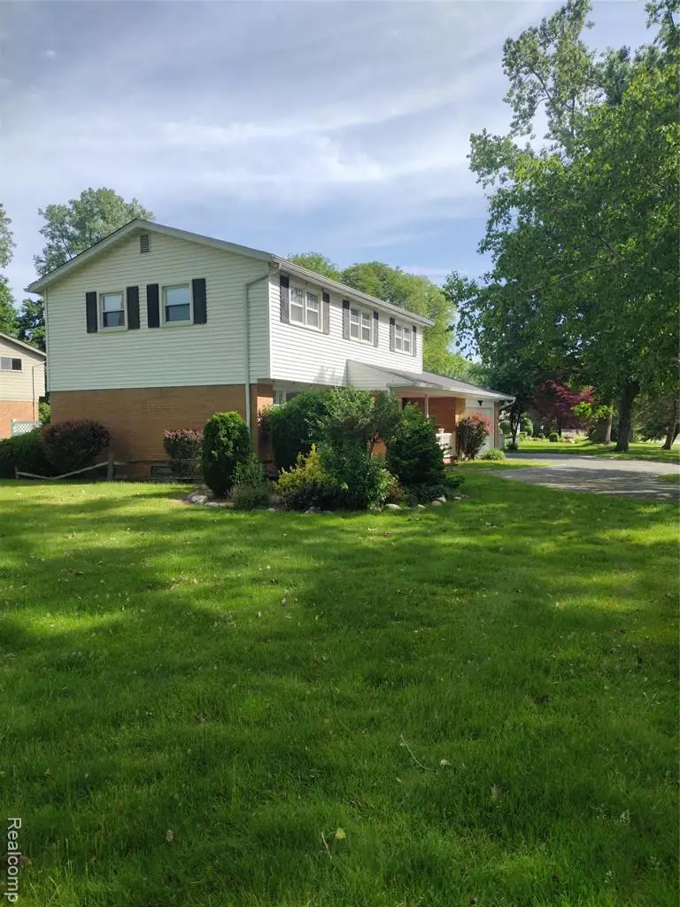 3209 Lakeside, Utica, MI 48316 - #3