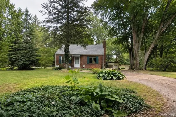 9552 Wayne, Livonia, MI 48150