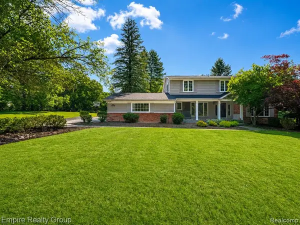 5005 Wing Lake, Bloomfield Hills, MI 48302