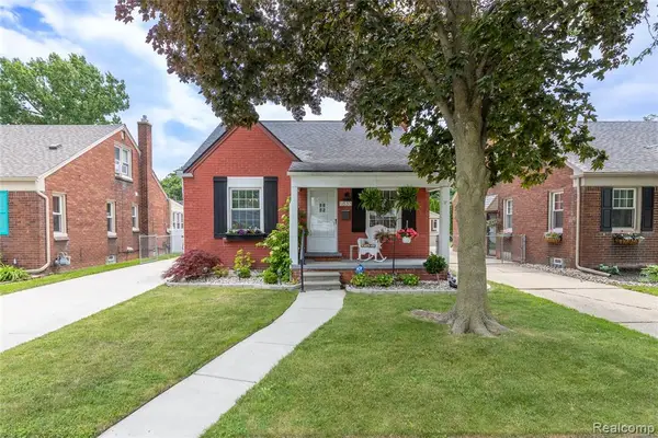 1833 Vinewood, Wyandotte, MI 48192