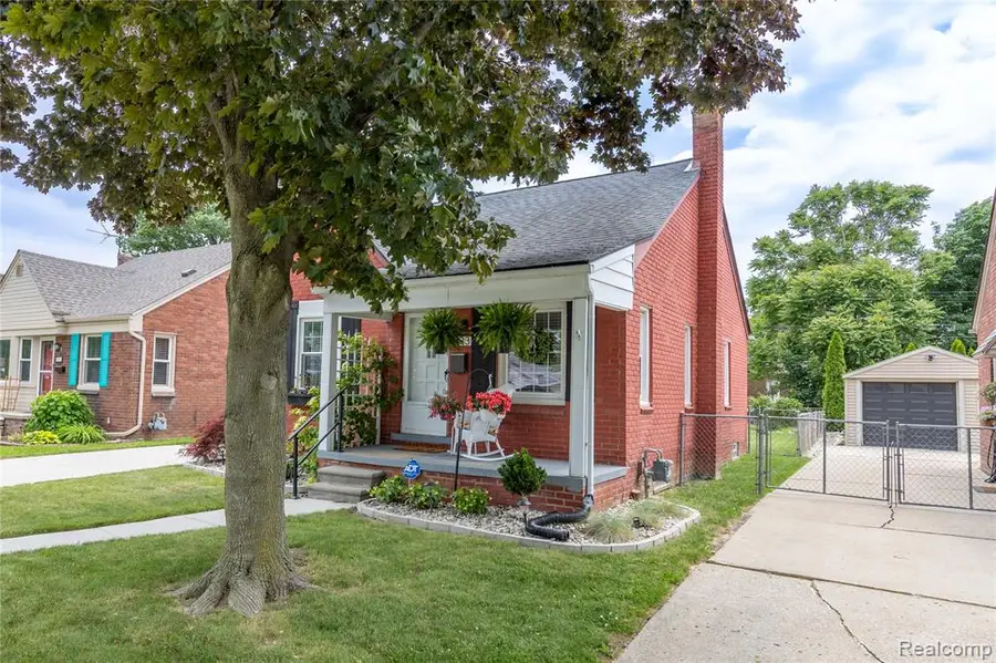 1833 Vinewood, Wyandotte, MI 48192 - #2