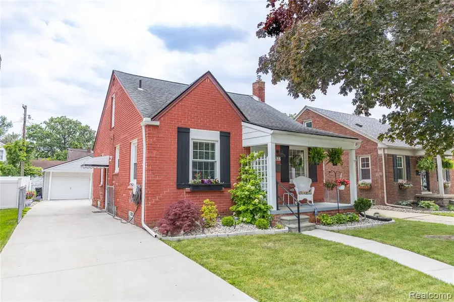 1833 Vinewood, Wyandotte, MI 48192 - #3