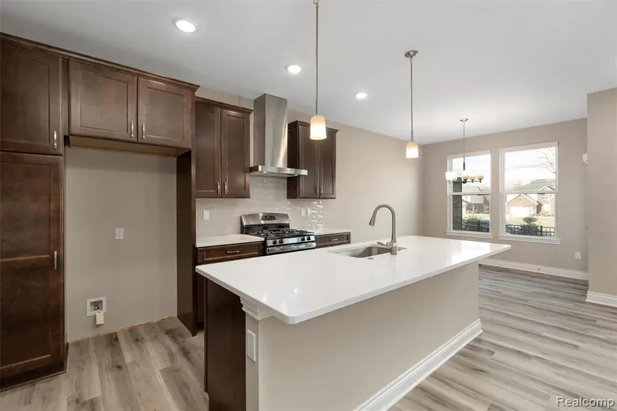 811 Balmoral Ln, Troy, MI 48085 - #3