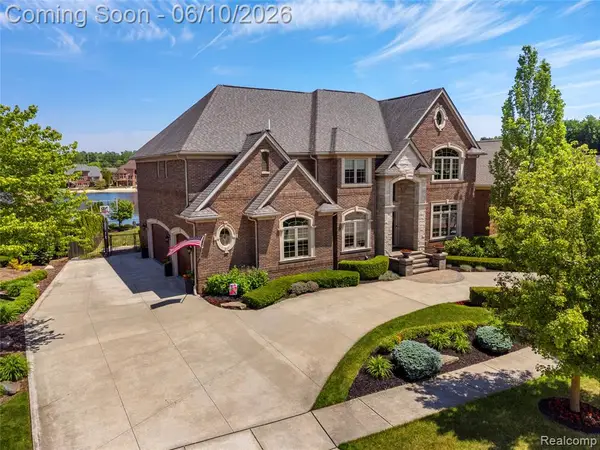 52438 Silent Ridge, Chesterfield, MI 48051