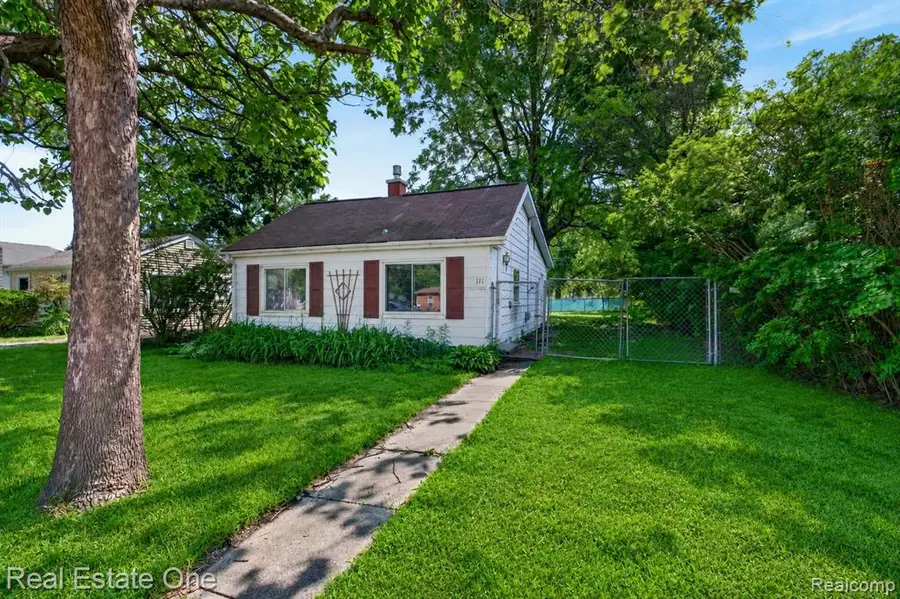 111 S Atwater, Durand, MI 48429 - #2