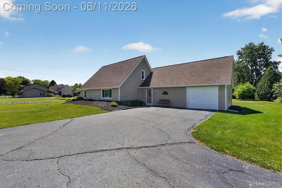 5464 E Maple, Grand Blanc, MI 48439 - #3