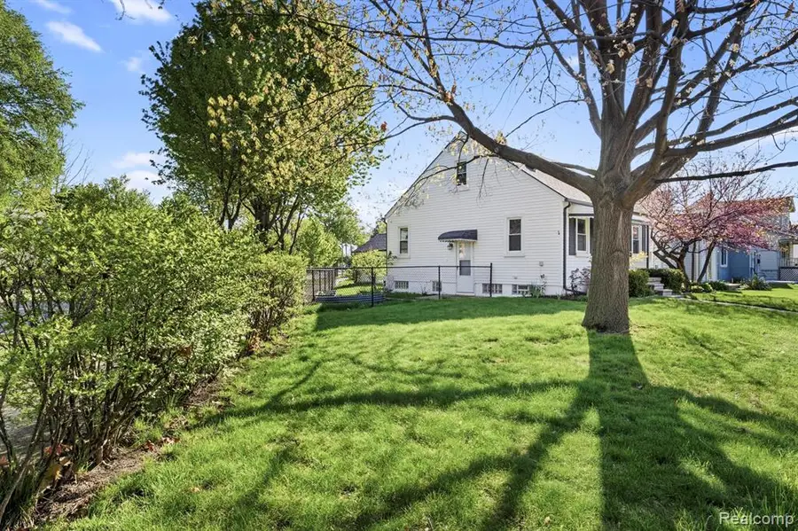 23080 Audette, Dearborn, MI 48124 - #2