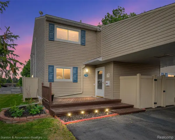 799 Kirts, Troy, MI 48084