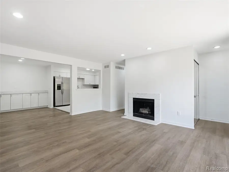 7058 Elmhurst #1, West Bloomfield, MI 48322 - #3