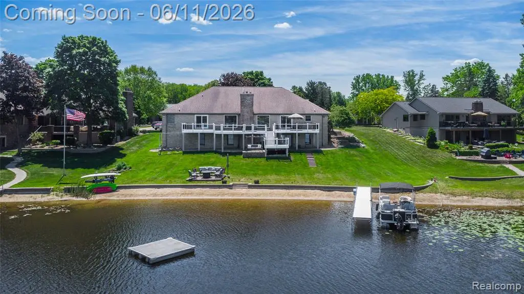 1154 Lake Valley, Fenton, MI 48430 - #1