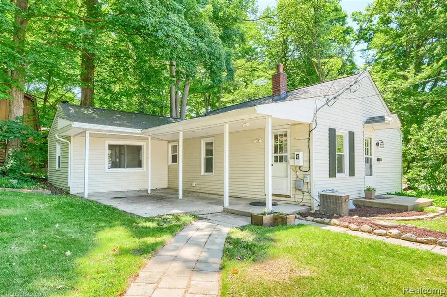 580 N Almont, Imlay City, MI 48444 - #3