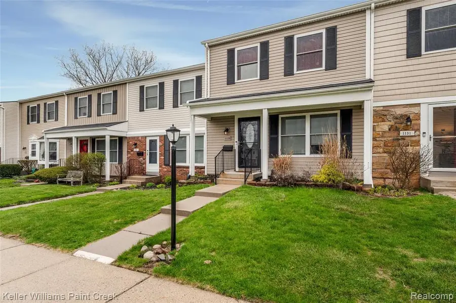 1129 Marquette Ct, Rochester Hills, MI 48307 - #3