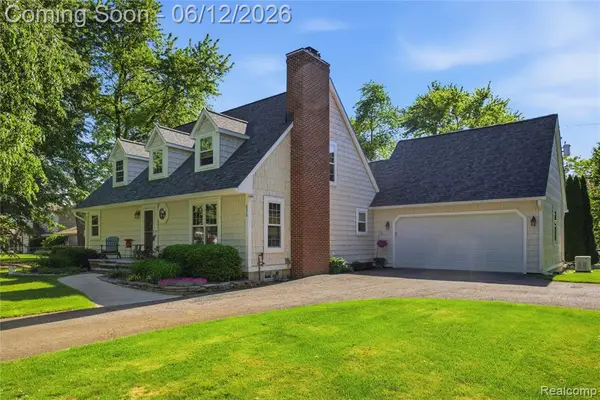 830 Hemingway, Lake Orion, MI 48362