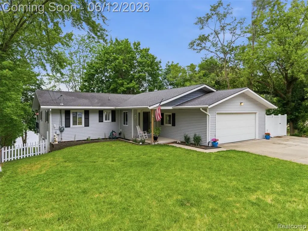258 Lakeside, Howell, MI 48843 - #1