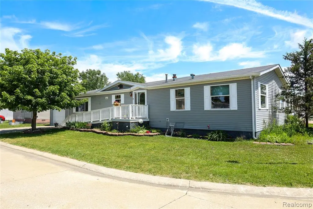 285 Madison, White Lake, MI 48386 - #1