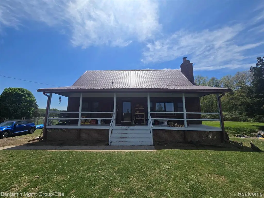 6827 Lapeer, Kimball, MI 48074 - #1