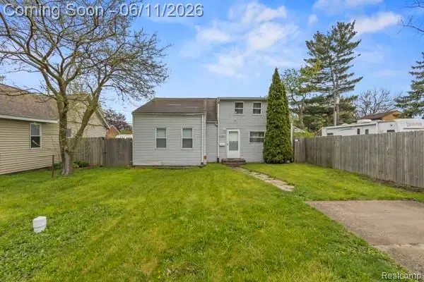 25884 Leach, Roseville, MI 48066