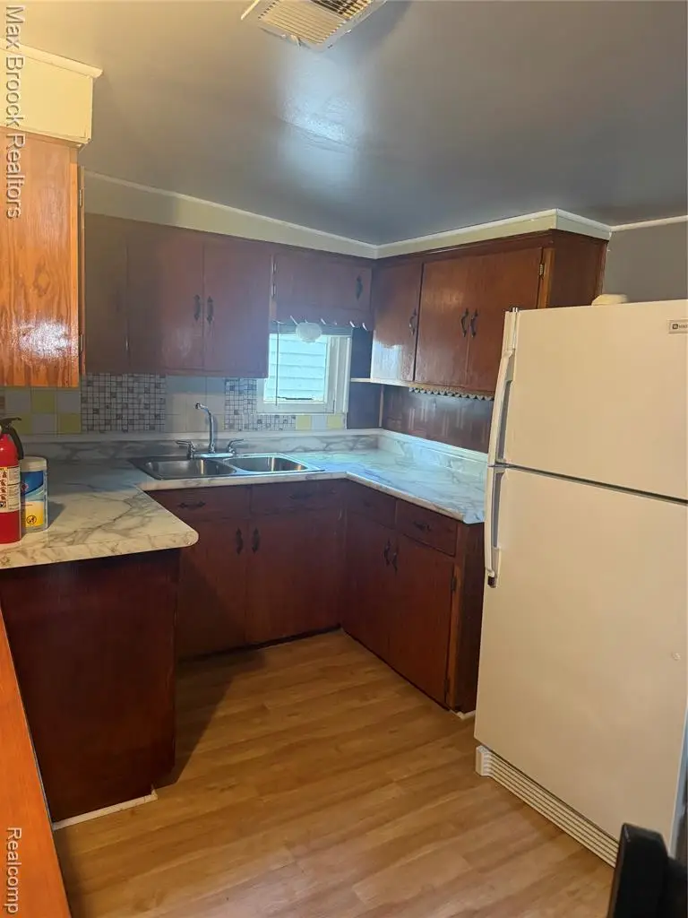933 Myrtle, Waterford, MI 48328 - #2