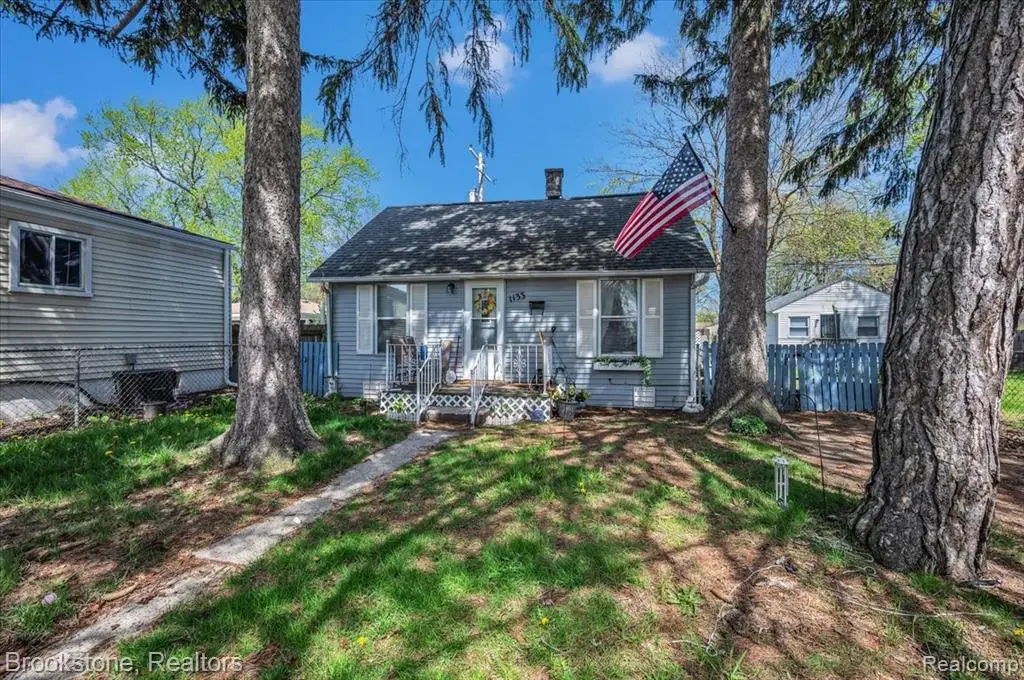 1133 E Bernhard, Hazel Park, MI 48030 - #1