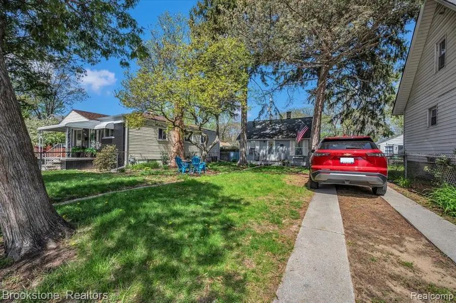 1133 E Bernhard, Hazel Park, MI 48030 - #3