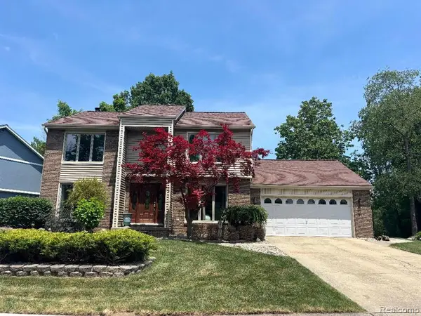 2136 Millstream, Wixom, MI 48393