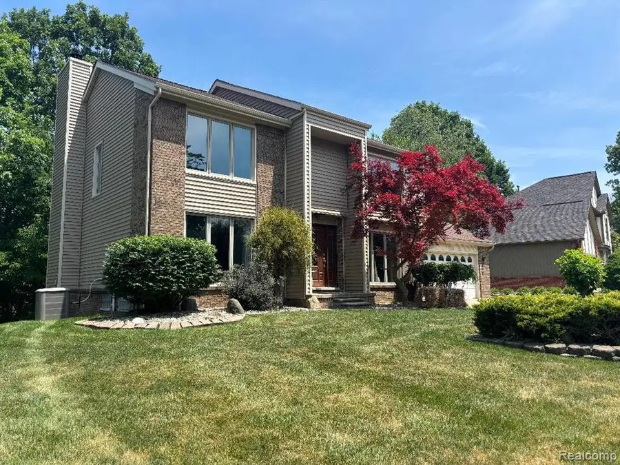 2136 Millstream, Wixom, MI 48393 - #2