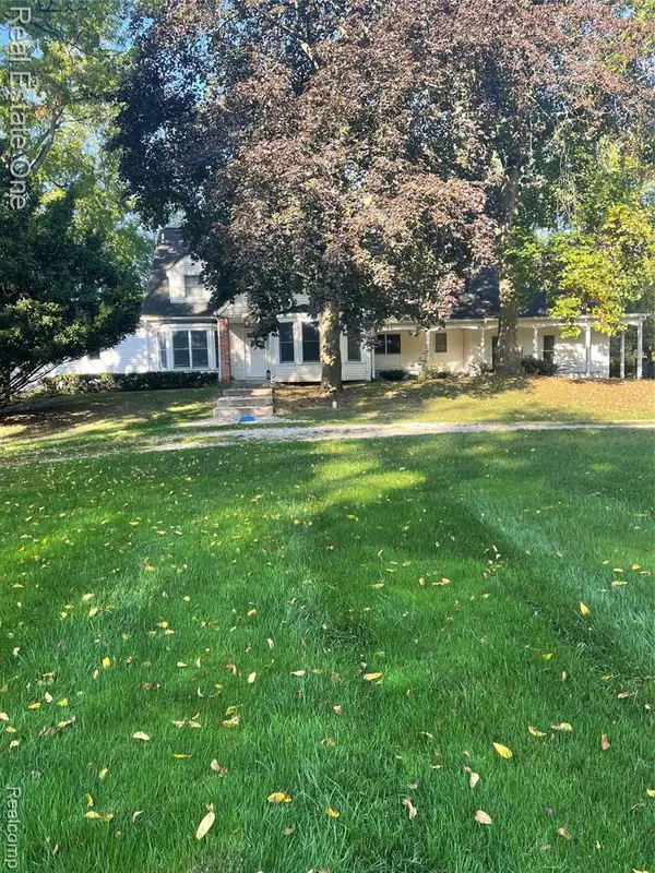 5840 Inkster Rd Plus Vacant Lot, West Bloomfield, MI 48323