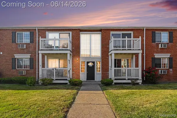 2440 Parmenter #204, Royal Oak, MI 48073