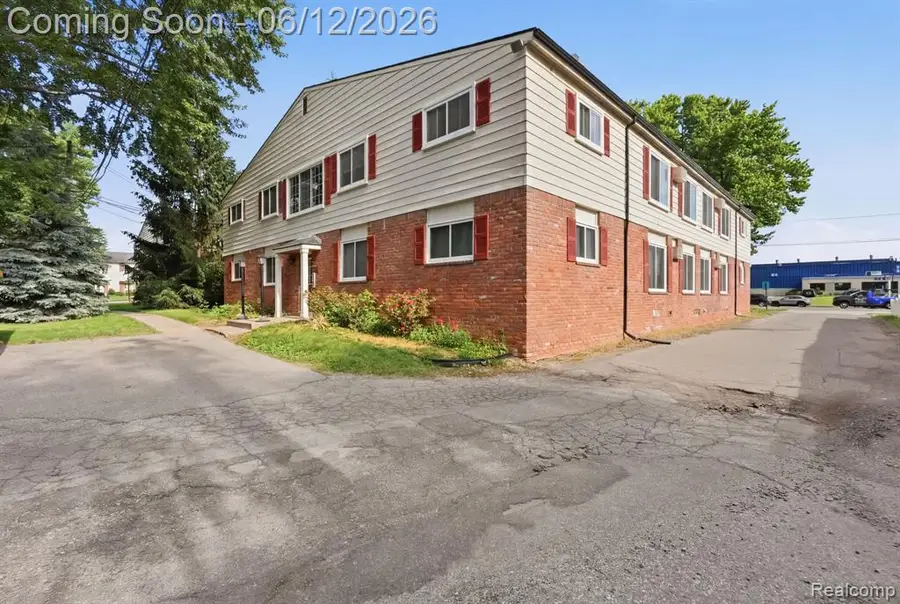701 W Maple, Clawson, MI 48017 - #2