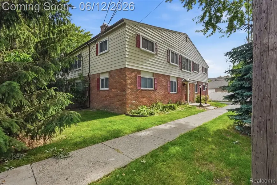 701 W Maple, Clawson, MI 48017 - #3