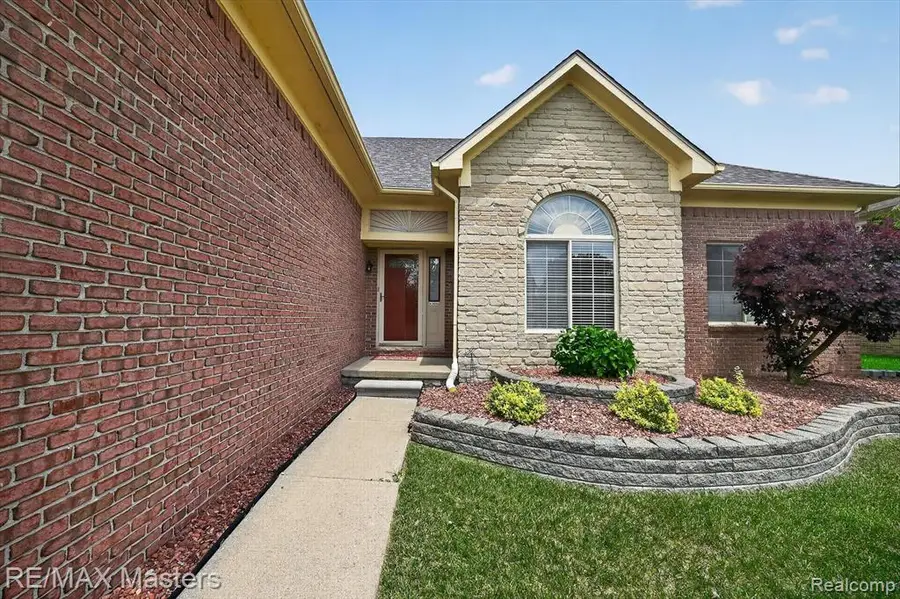 28817 Sugar Island, Rockwood, MI 48173 - #3