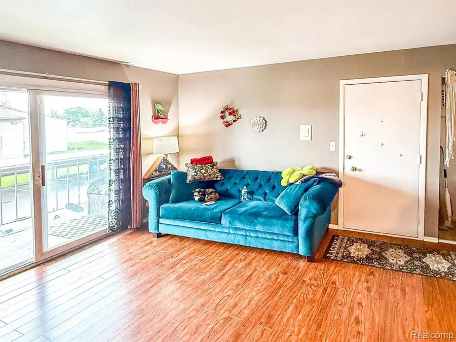 10077 Allen Pointe, Allen Park, MI 48101 - #3