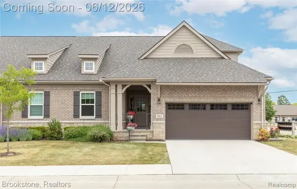 981 Cottage, Troy, MI 48085