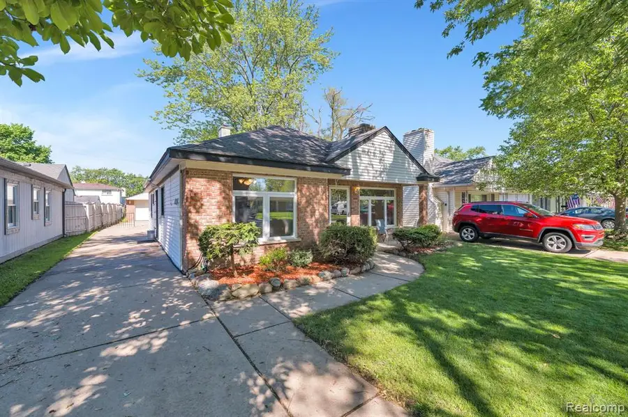 7411 N Vernon, Dearborn Heights, MI 48127 - #2