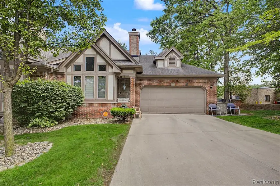 816 N Beech Daly, Dearborn Heights, MI 48127 - #3
