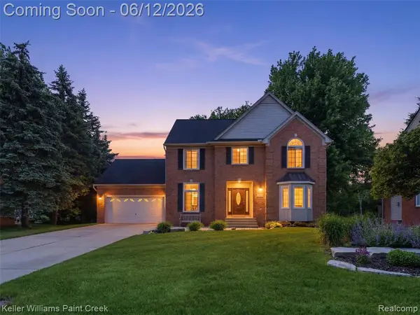 2842 Manorwood, Troy, MI 48085
