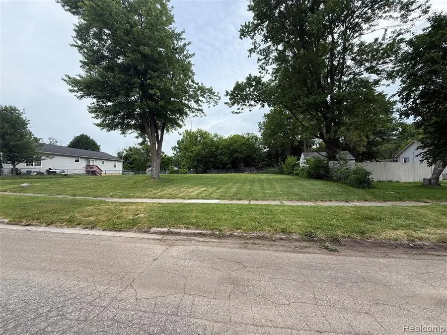 69 E Ann Arbor, Pontiac, MI 48340 - #3