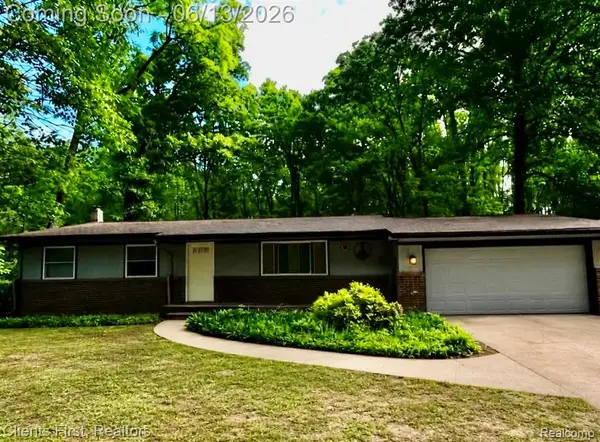 5844 Crandall, Howell, MI 48855