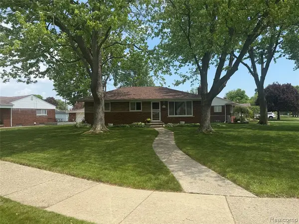 2555 Longmeadow, Trenton, MI 48183
