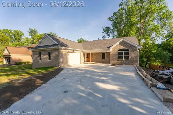 3907 Pontiac Lake, Waterford, MI 48328