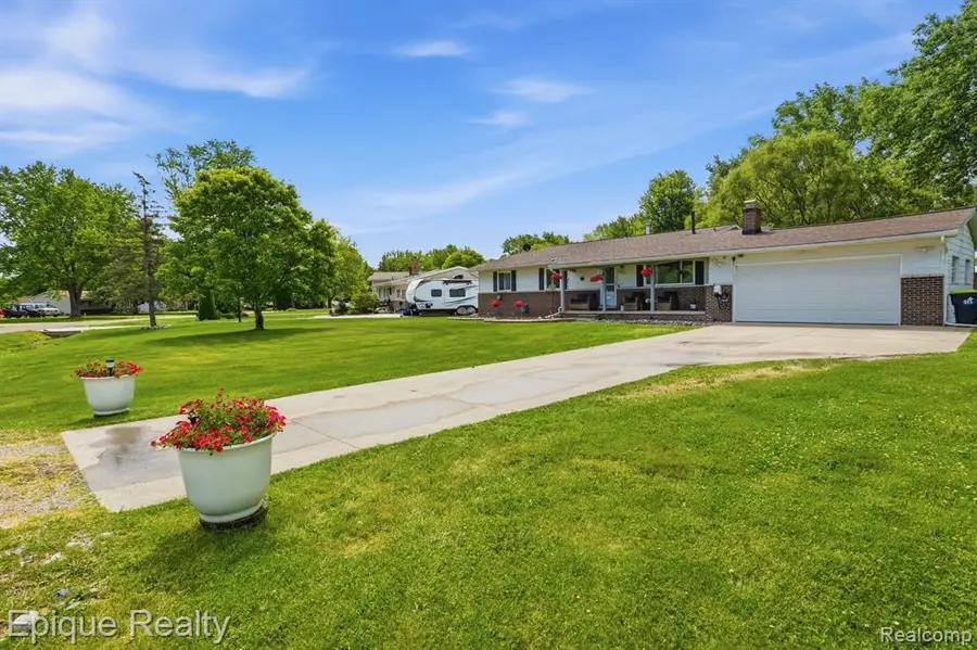 48132 Pheasant, New Baltimore, MI 48047 - #3