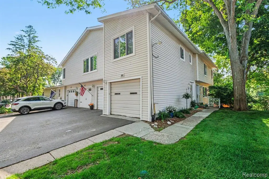 838 Corners, Orion Township, MI 48362 - #1