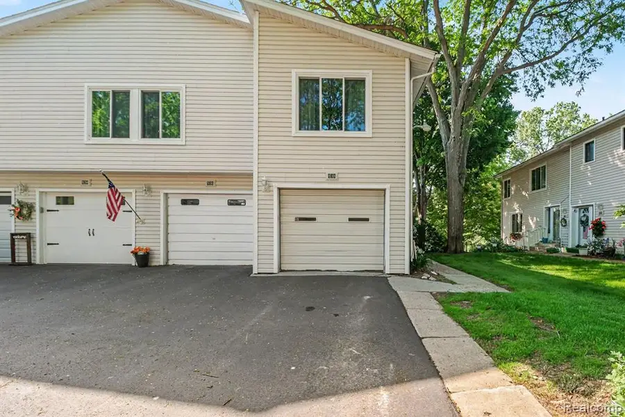 838 Corners, Orion Township, MI 48362 - #2