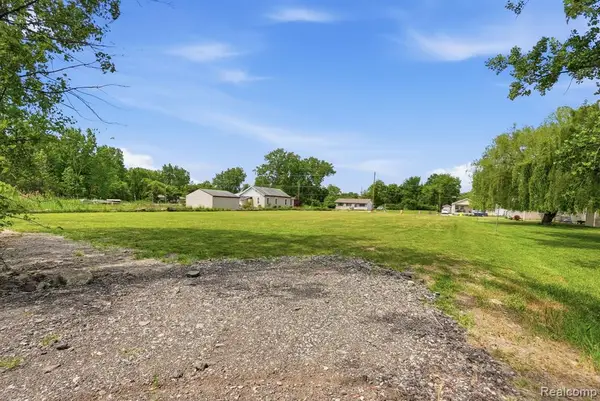 00 La Croix, Clinton Township, MI 48036