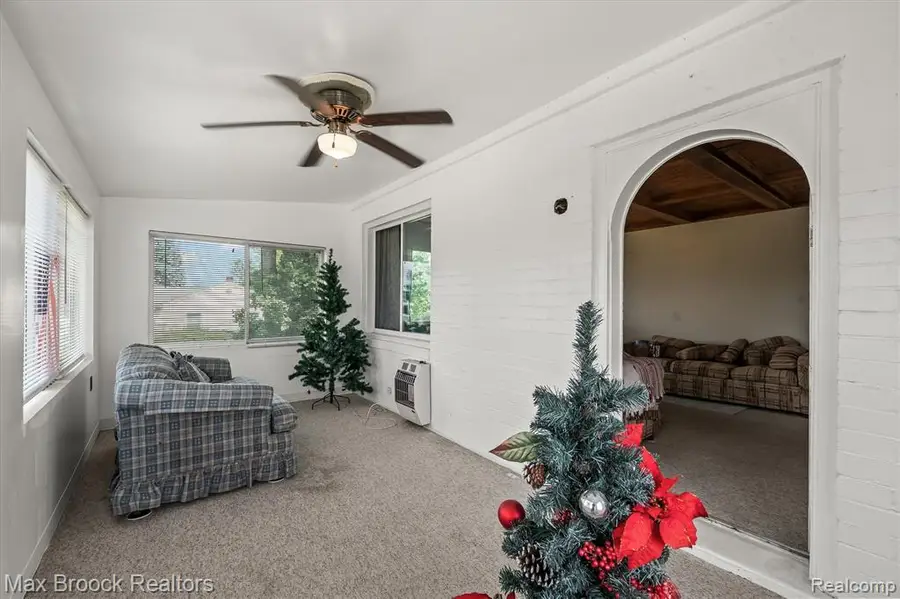 67 W Columbia, Pontiac, MI 48340 - #3
