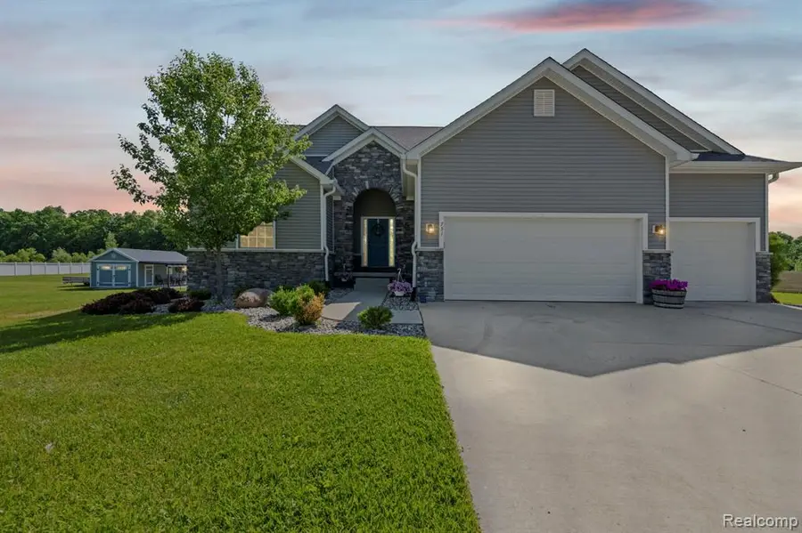 751 Nelson William, Brandon, MI 48462 - #2