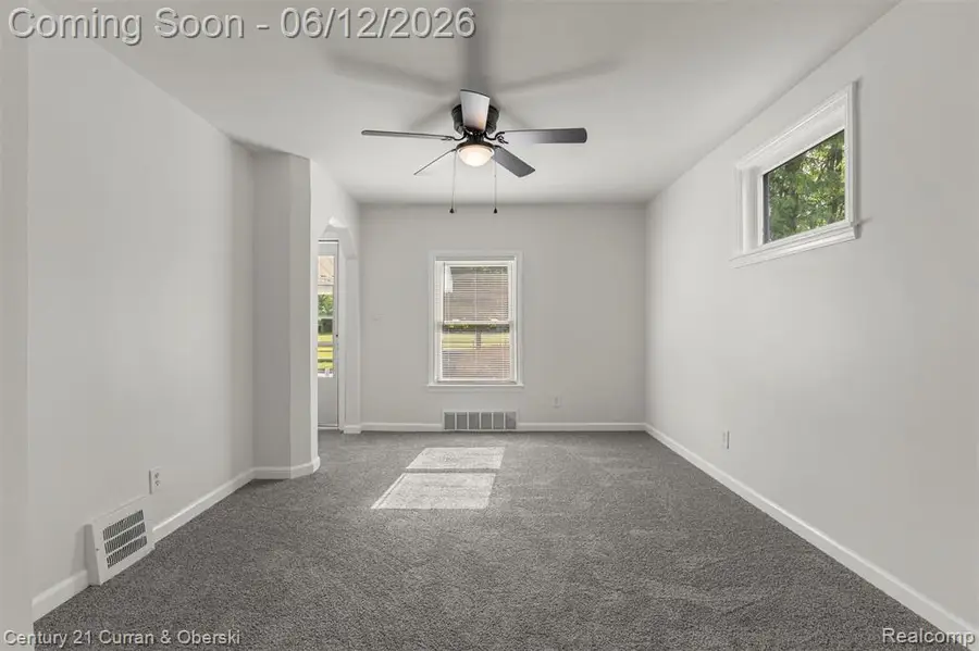 6719 Parkland, Dearborn Heights, MI 48127 - #2