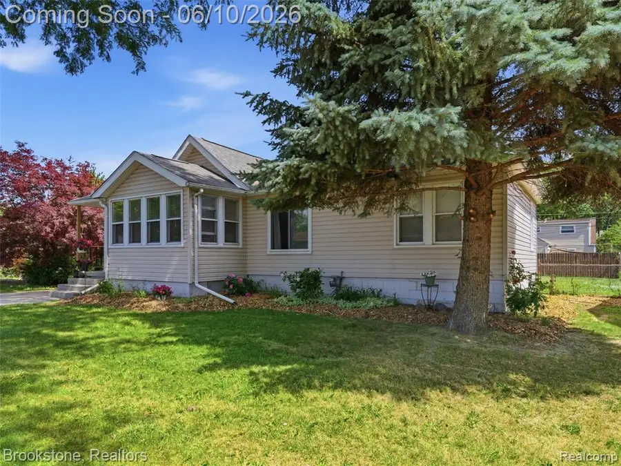 21813 Stephens, Saint Clair Shores, MI 48080 - #2