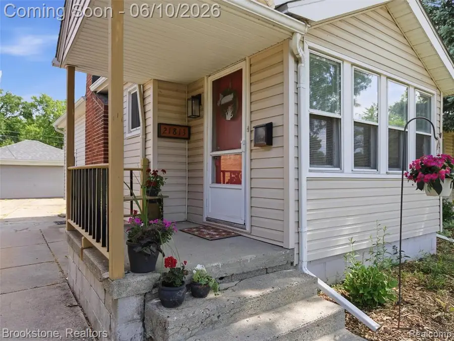 21813 Stephens, Saint Clair Shores, MI 48080 - #3