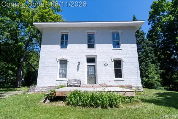 807 Baird, Holly, MI 48442